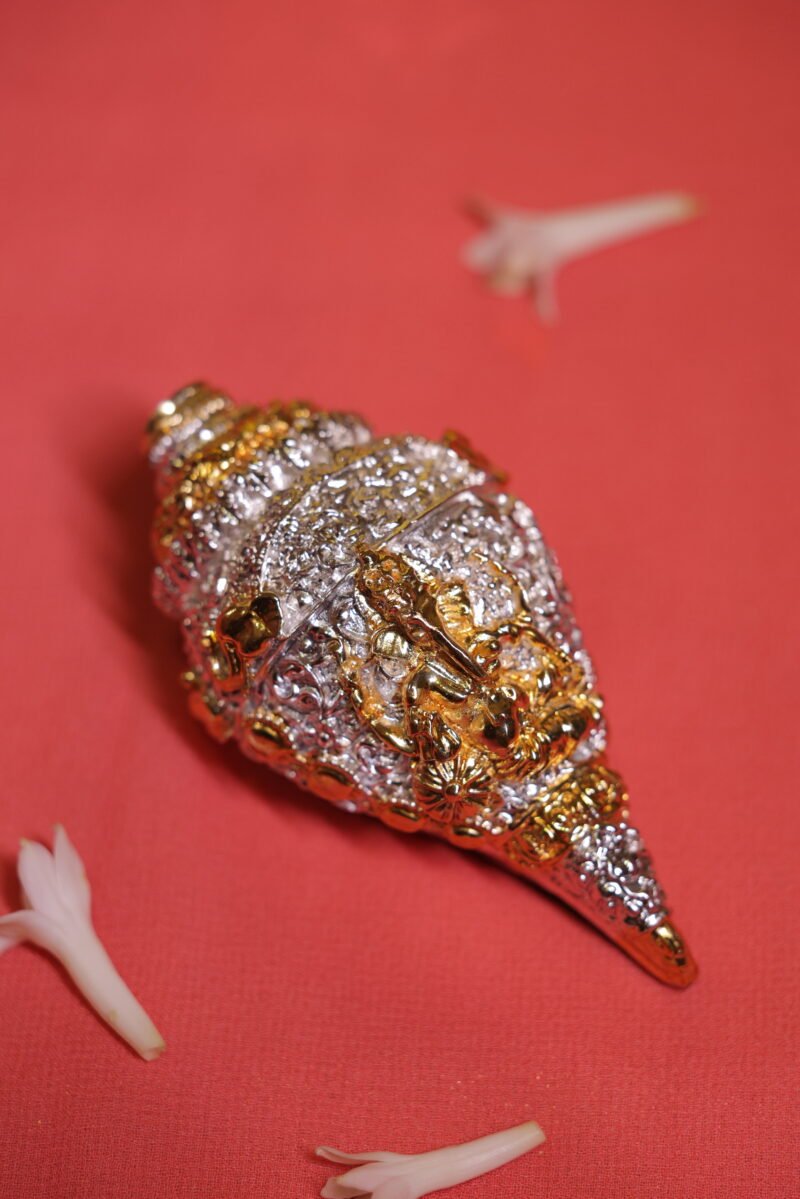 Silver–Gold Ornamental Shankh | Handcrafted Pooja & Vastu Décor | 12 L × 6 W × 5 H  cm