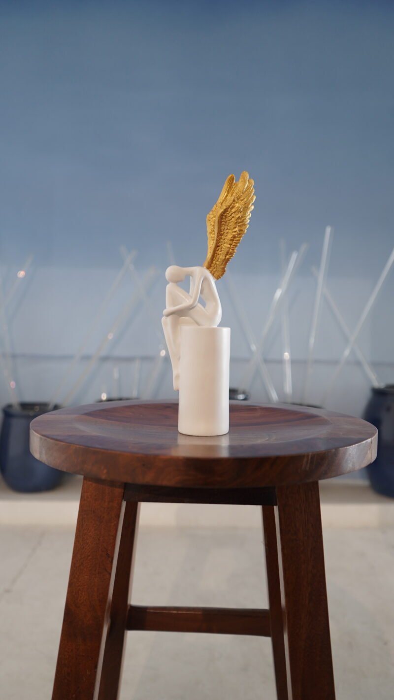 Abstract Antelope Head Idol | Minimal White-Gold Nordic Finish | H30 × W6 × D8 cm
